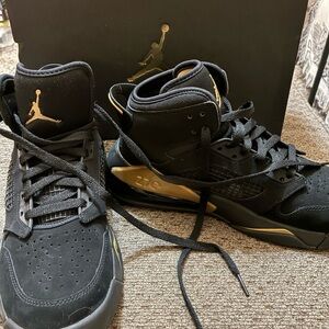 Jordan Men's Sneakers in Black and Gold